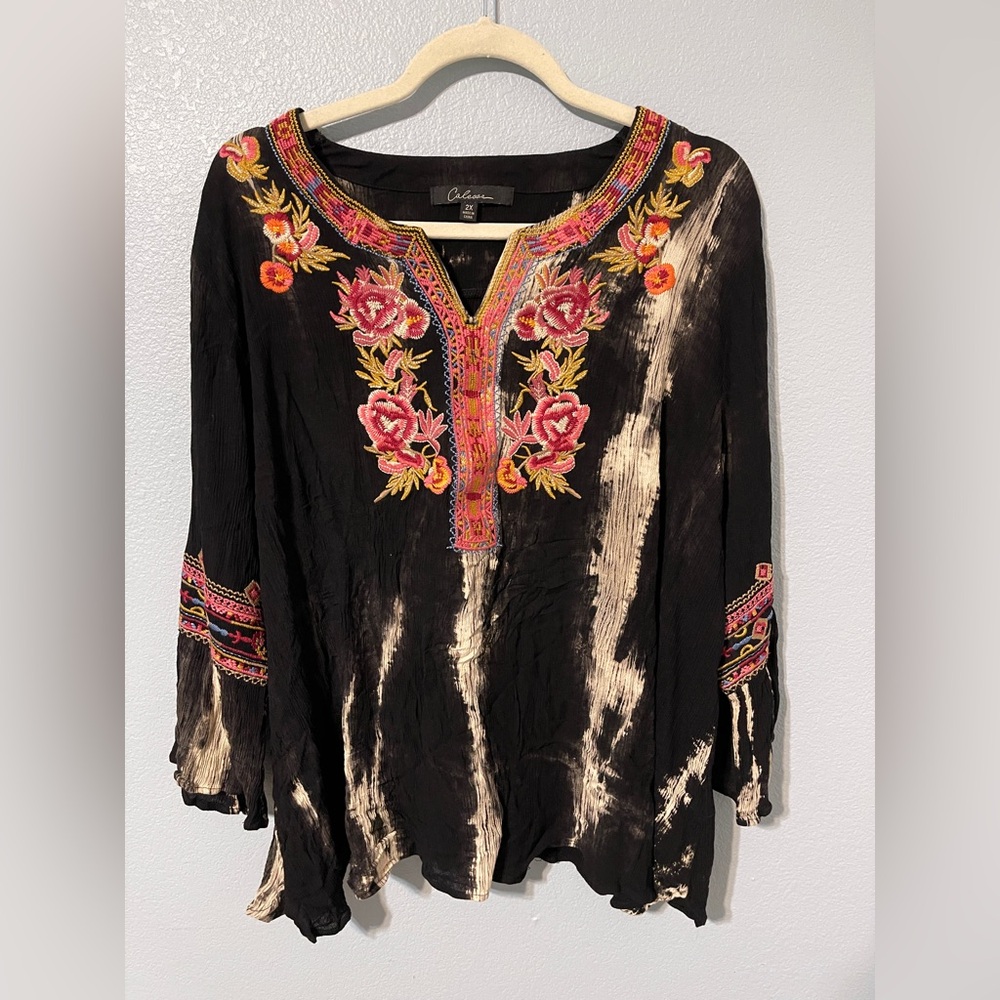 Calessa Black Embroidered Tunic Top Floral Tie Dye Boho Artsy Western Indie 2X - Picture 9 of 10